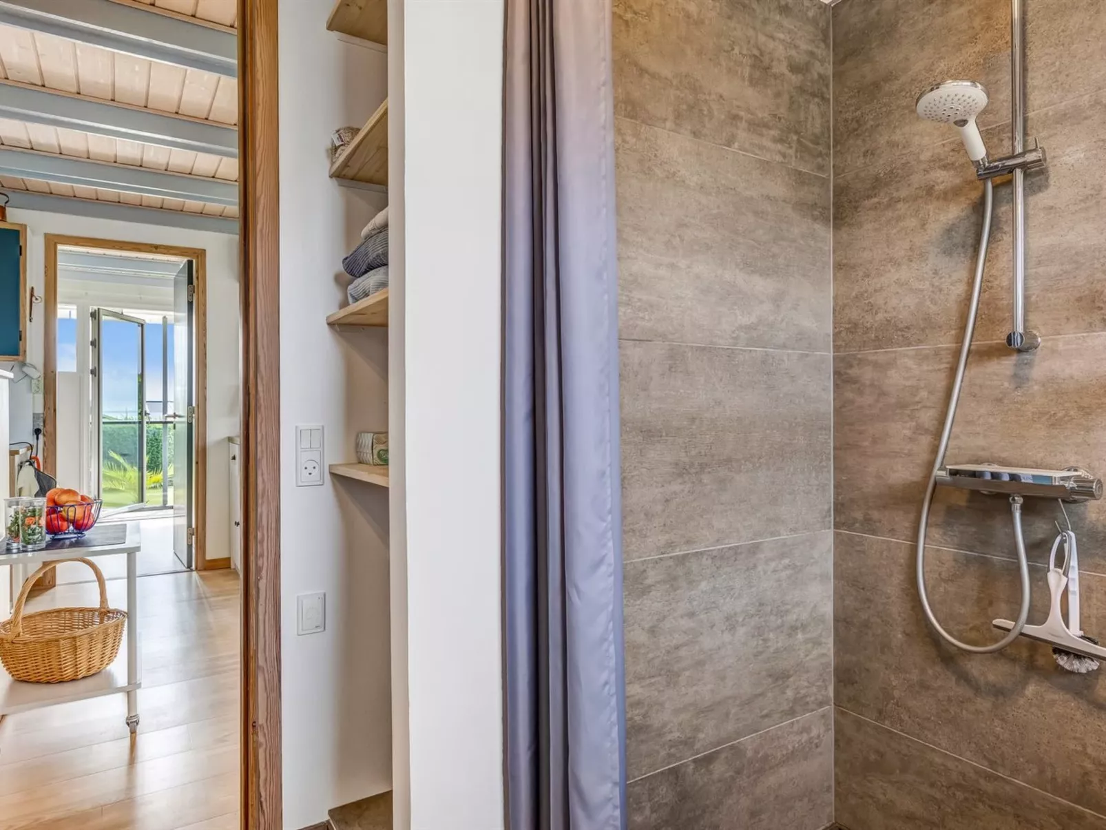 "Nielsine" - 250m from the sea-Dedans