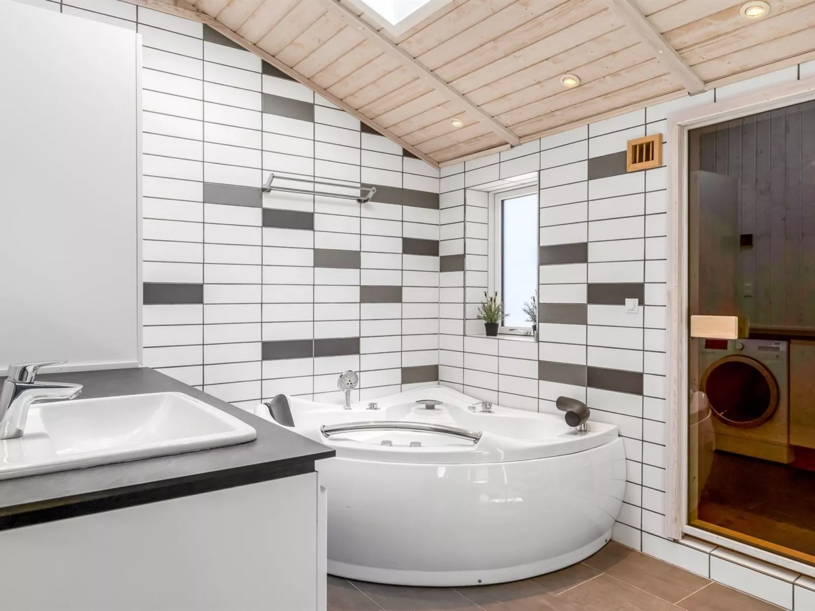 "Ariadne" - 400m from the sea-Dedans