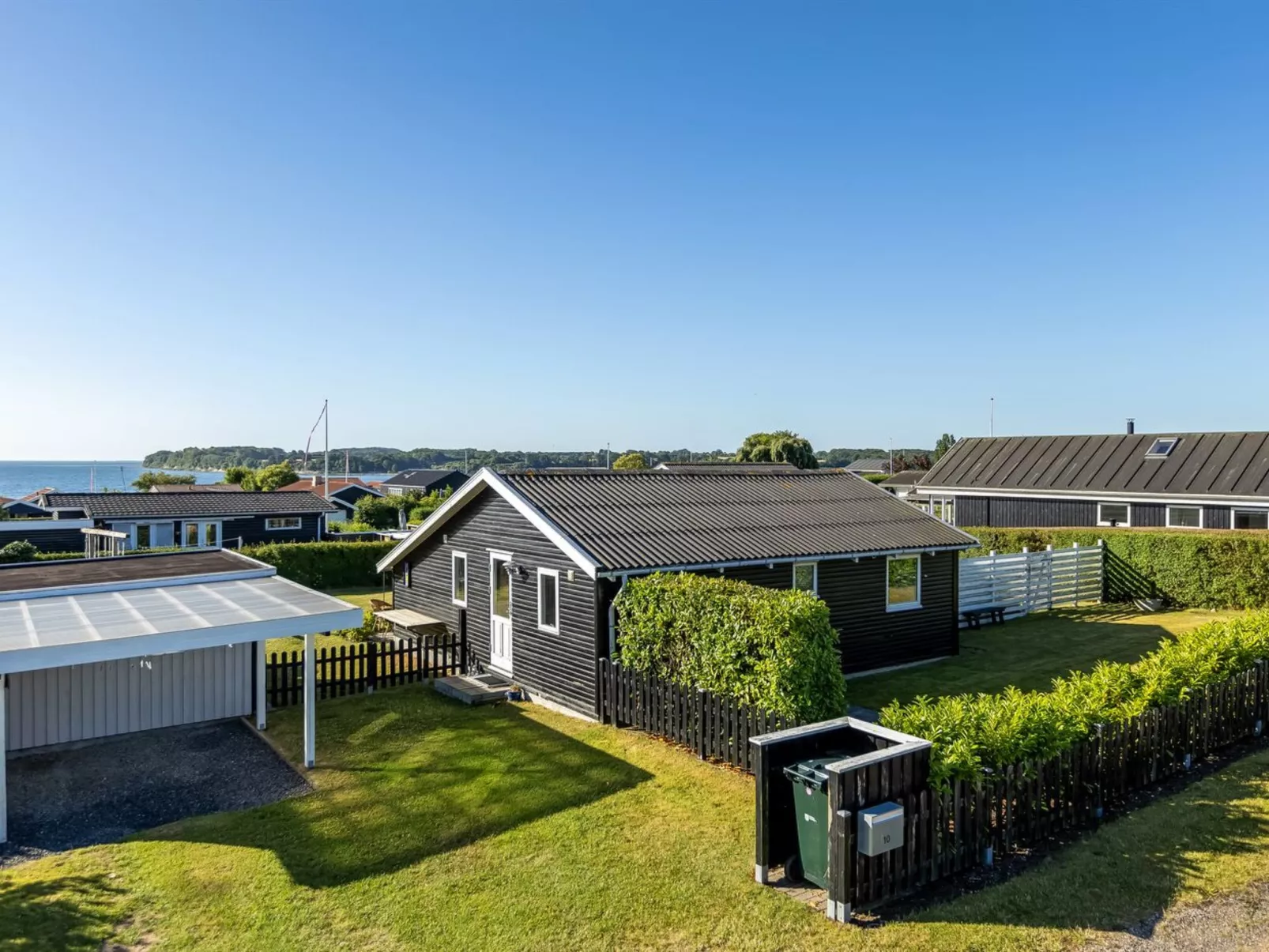 "Raymond" - 175m from the sea-Draußen