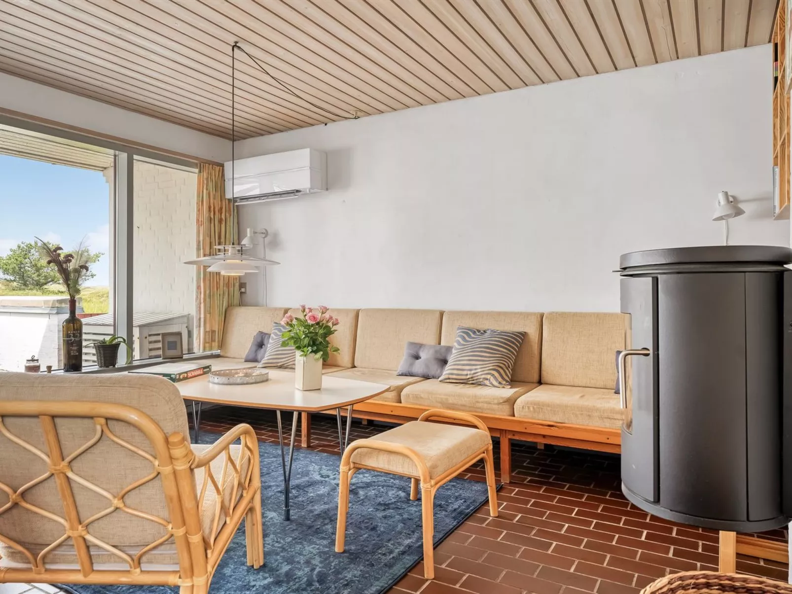 "Aike" - 1km from the sea-Inside