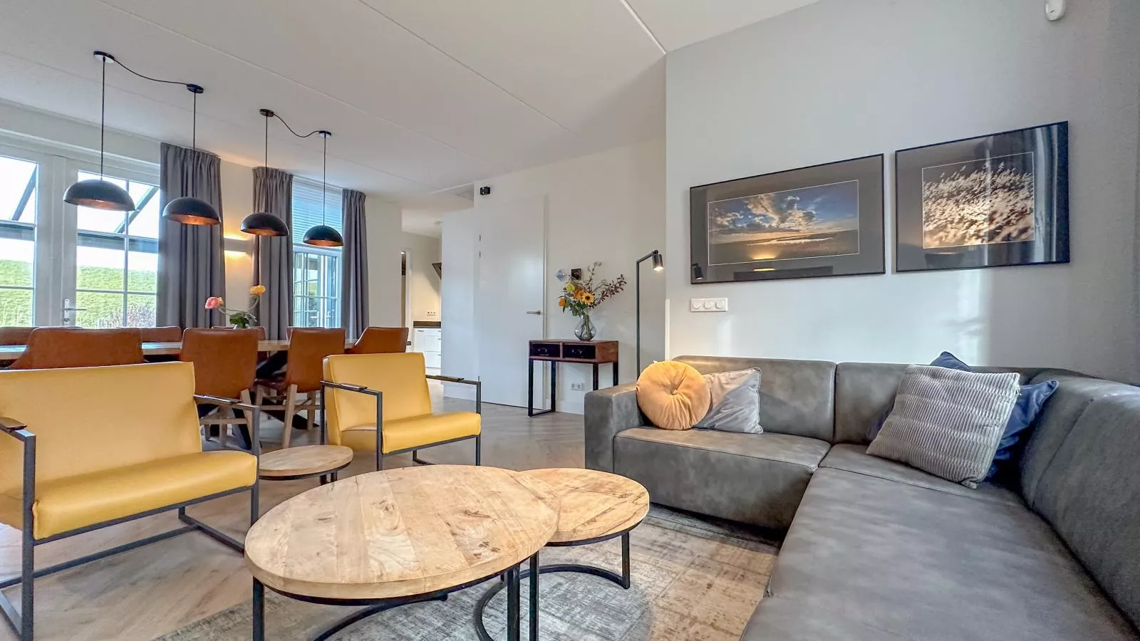 Happy Beach 48-Living room