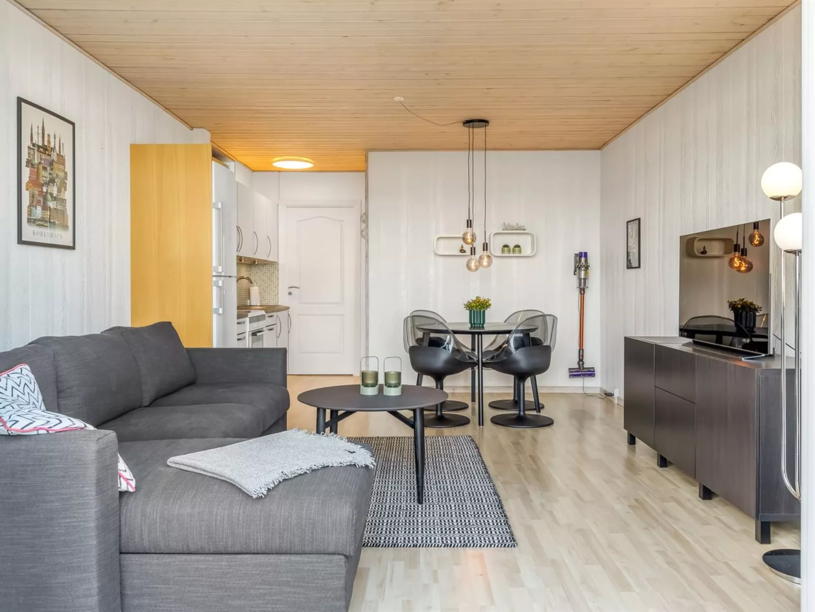 "Kjera" - 2.4km from the sea-Inside