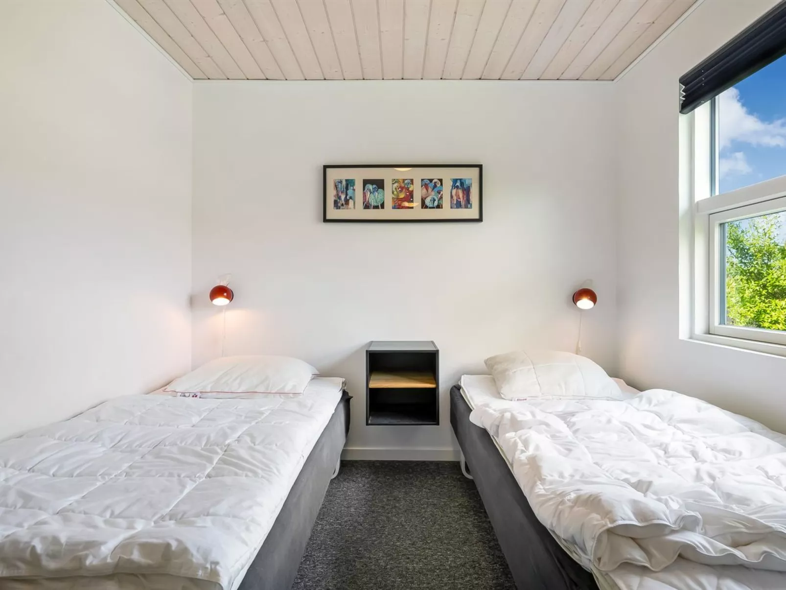 "Akira" - 250m from the sea-Dedans