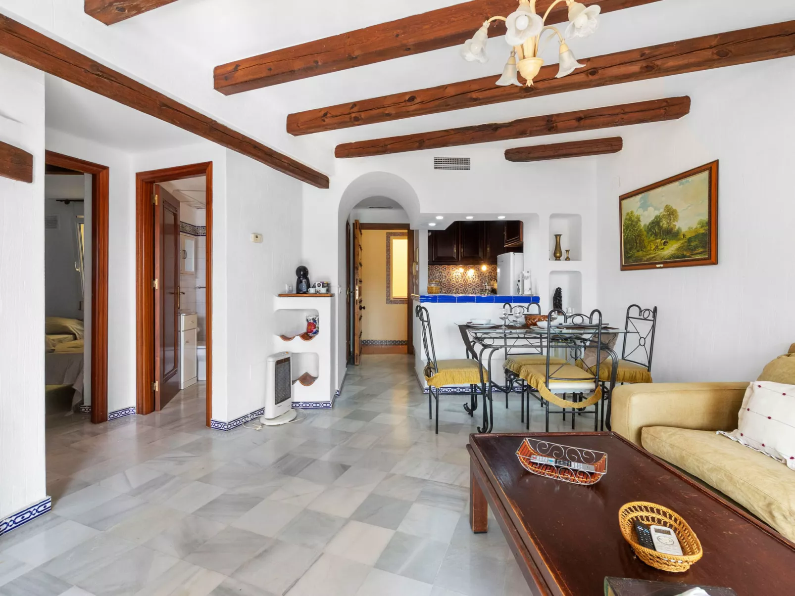 Aldea del Mar-Dedans