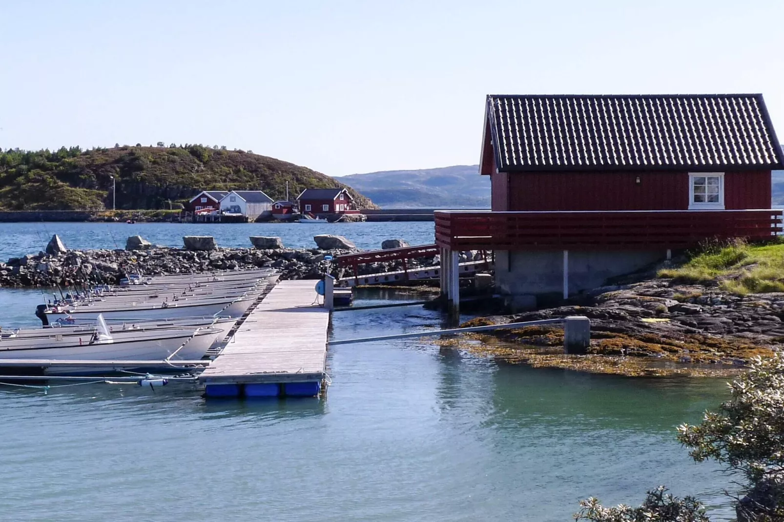 Retraite en bord de mer avec bateaux et pêche-Extérieur