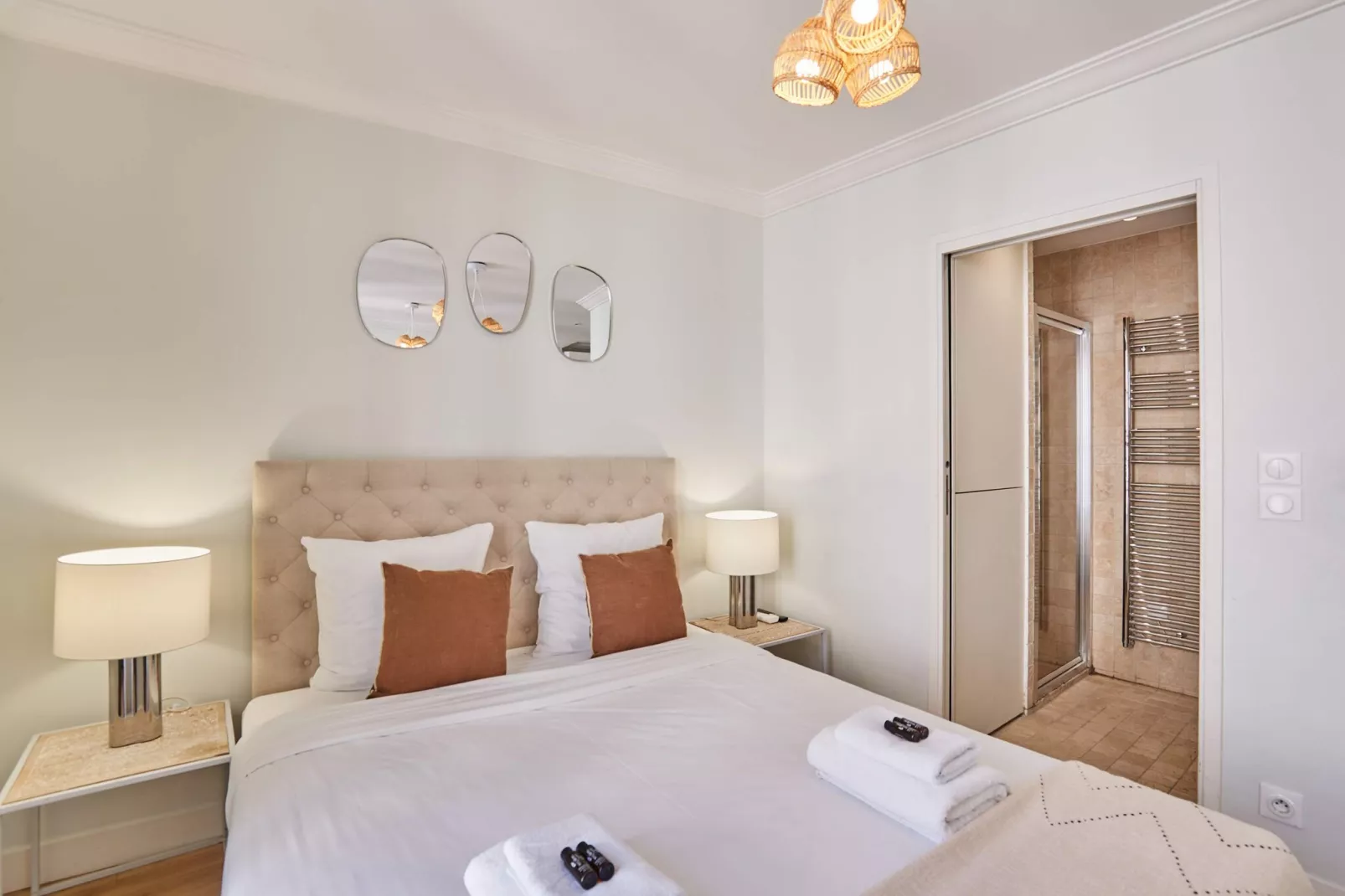 CHENIER 8 NEW-Non tagué