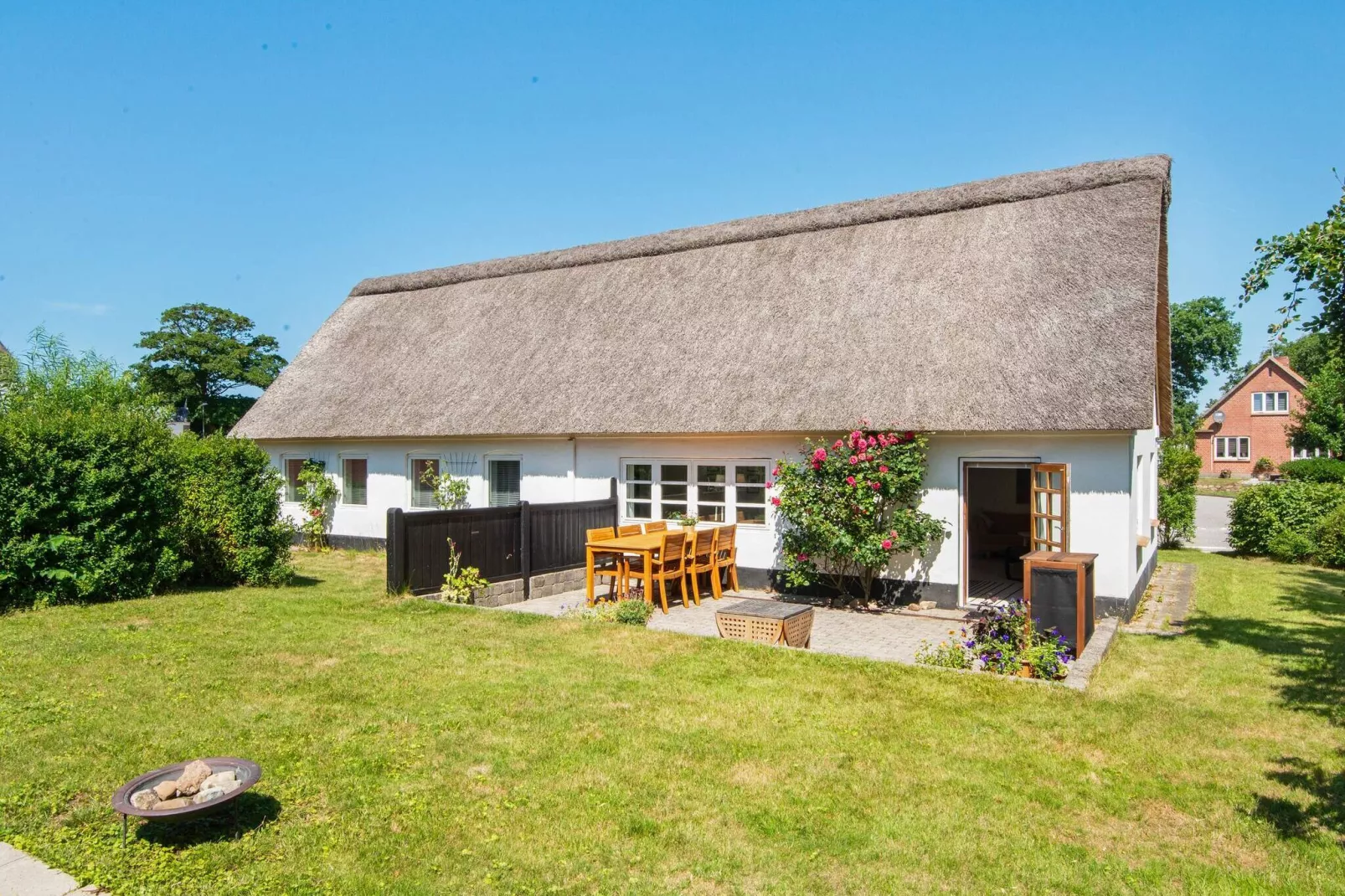 6 person holiday home in Ringkøbing-By Traum