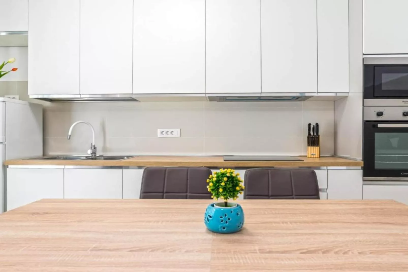 Two Bedroom Apartment With Private Pool-Cuisine