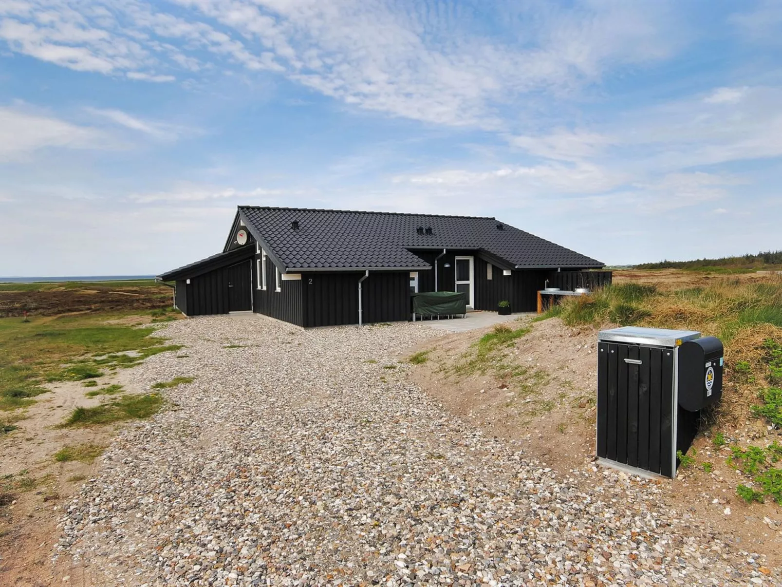 "Arisa" - 100m to the fjord-Outside