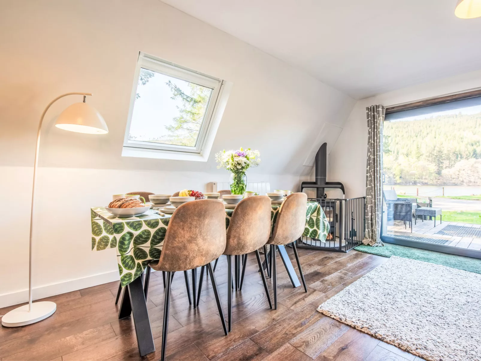 Pine Needle Lodge-Dehors