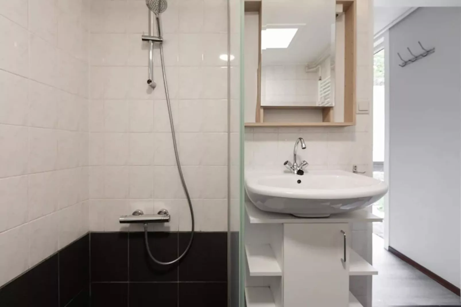 Vakantiepark de Berkenhorst 17-Bathroom