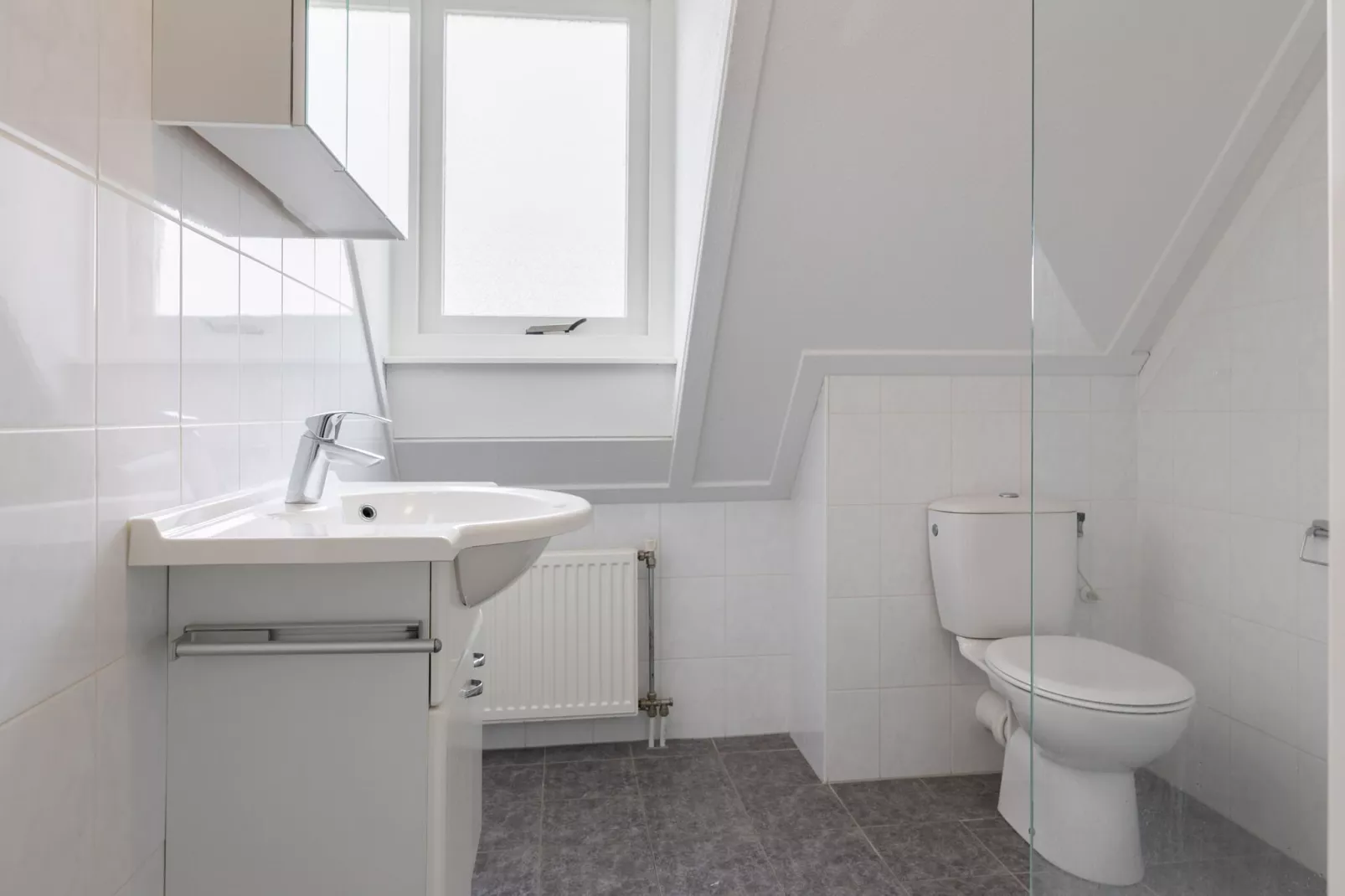 Aquadelta 43-Bathroom