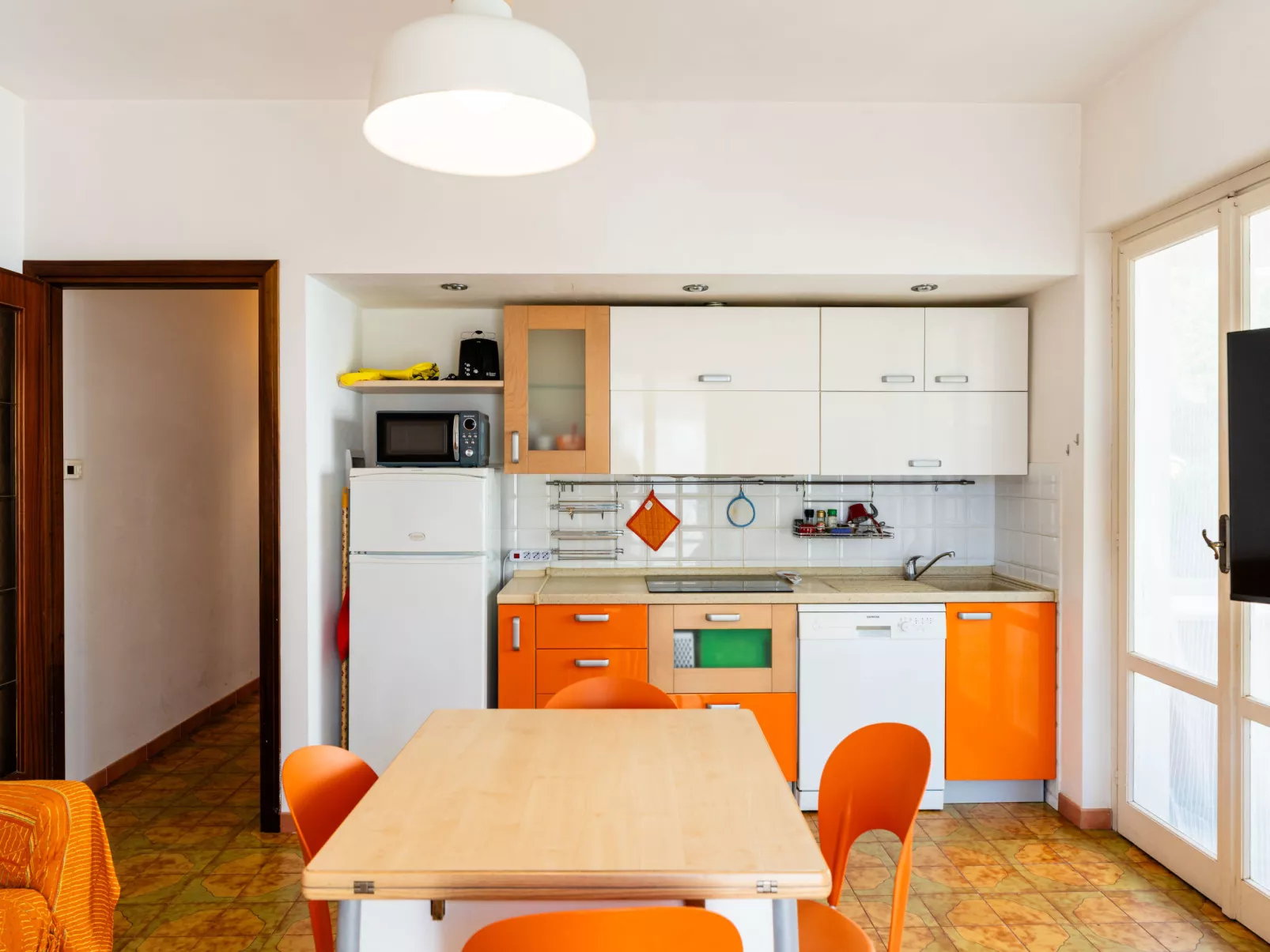 Due passi dal mare-Drinnen