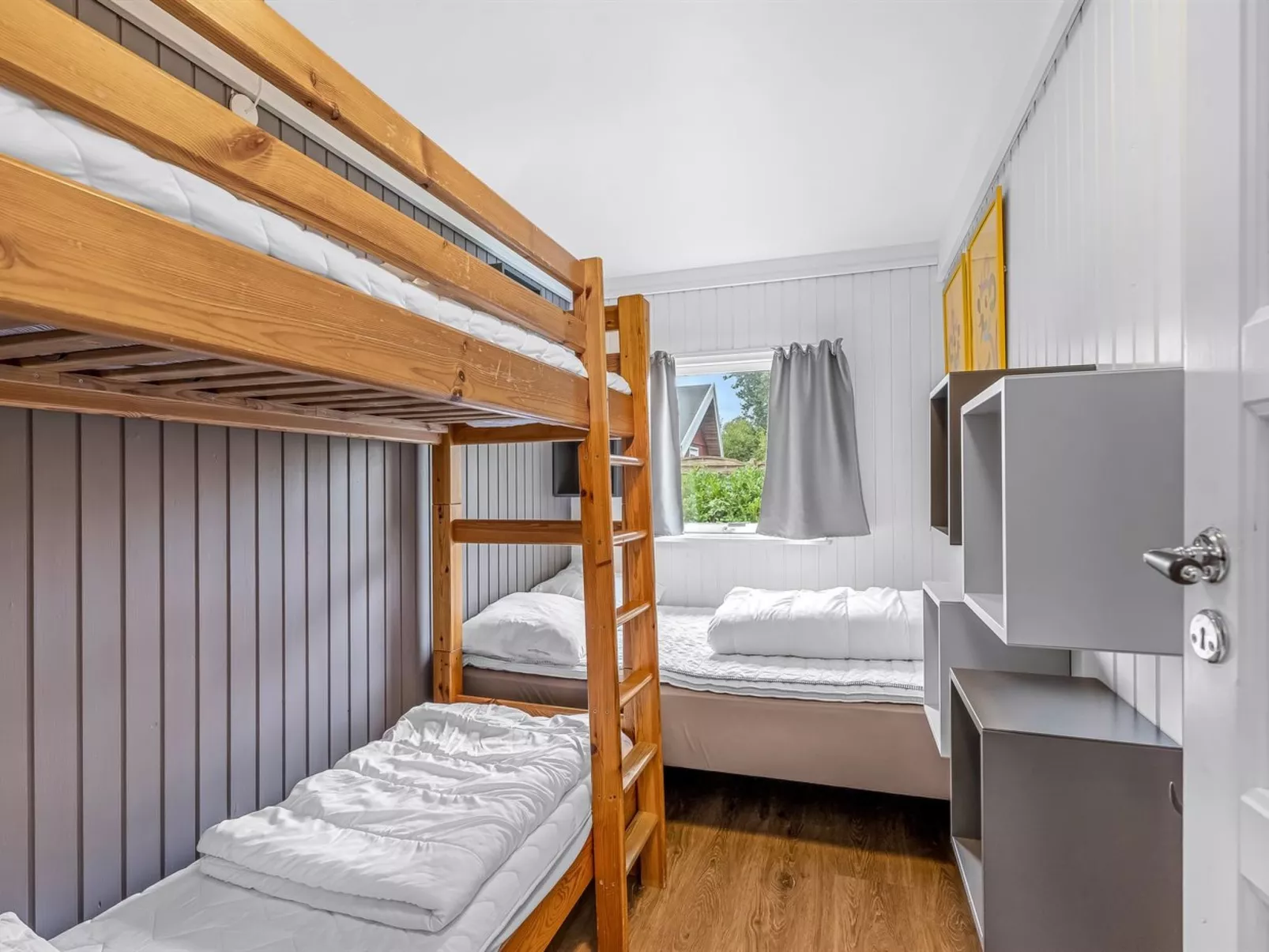 "Effy" - 600m from the sea-Drinnen