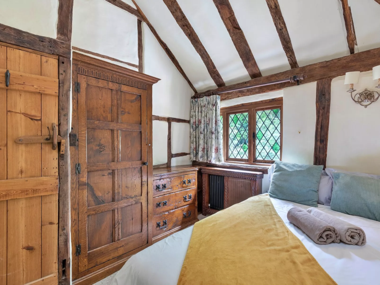Sandhill Cottage with Hot Tub-Inside