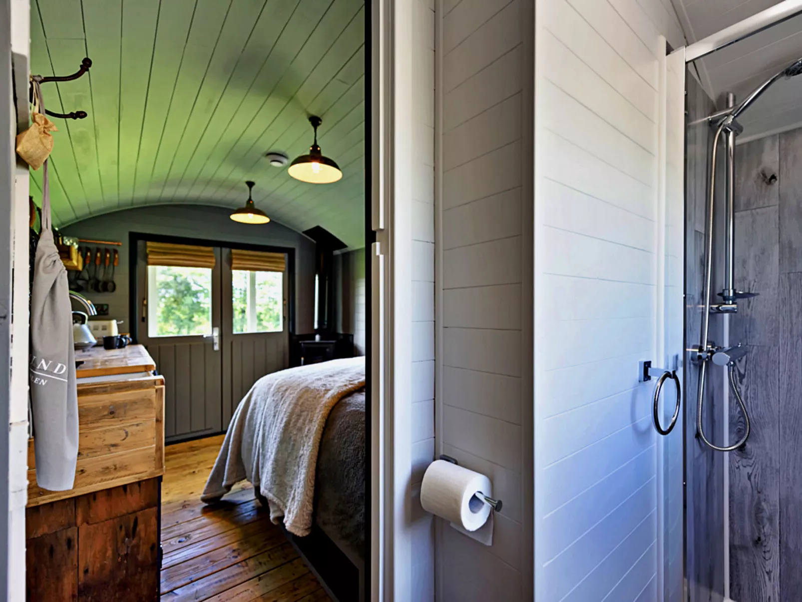 'Elen' Gypsy Hut-Dedans