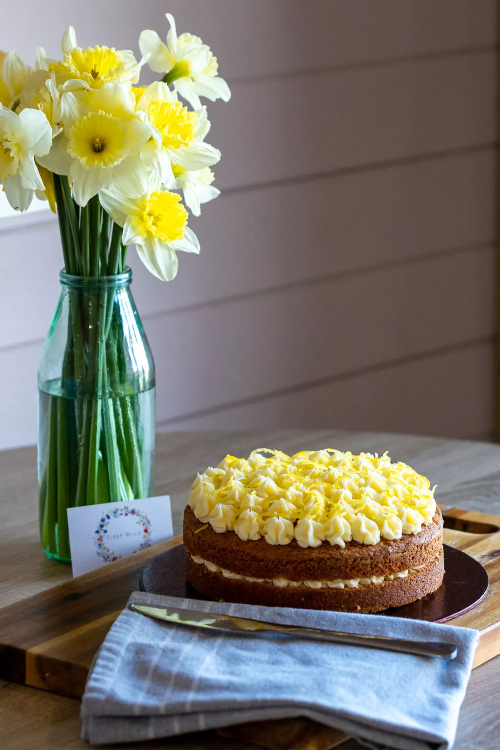 The Cornflower-Dedans