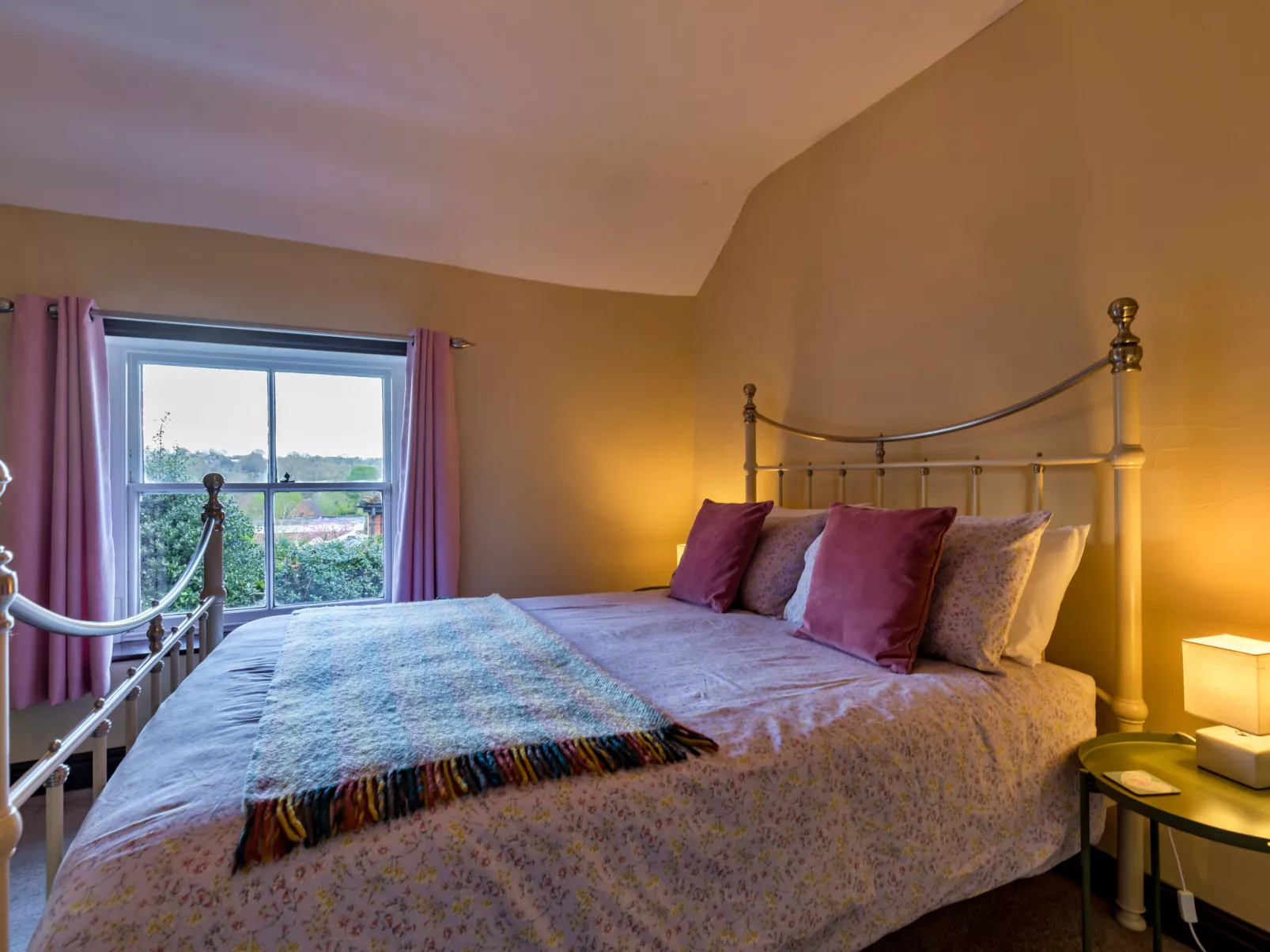 Spring Cottage-Dedans