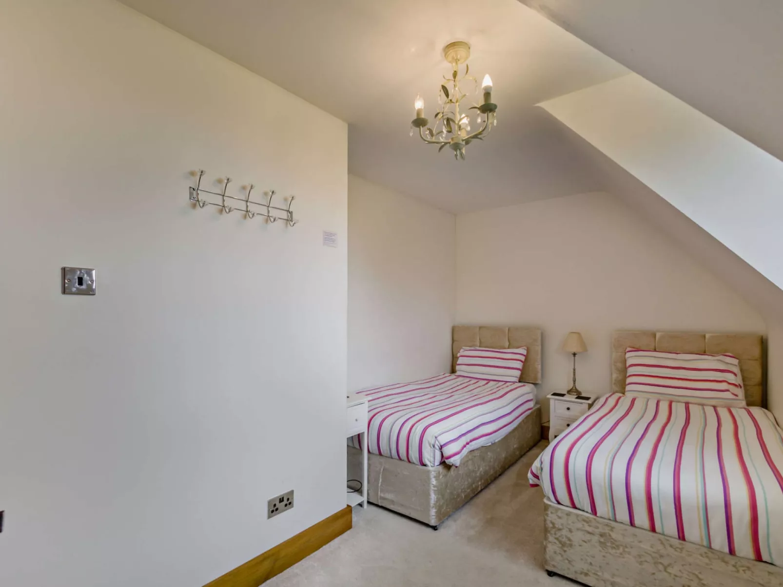 The House at No. 47-Dedans