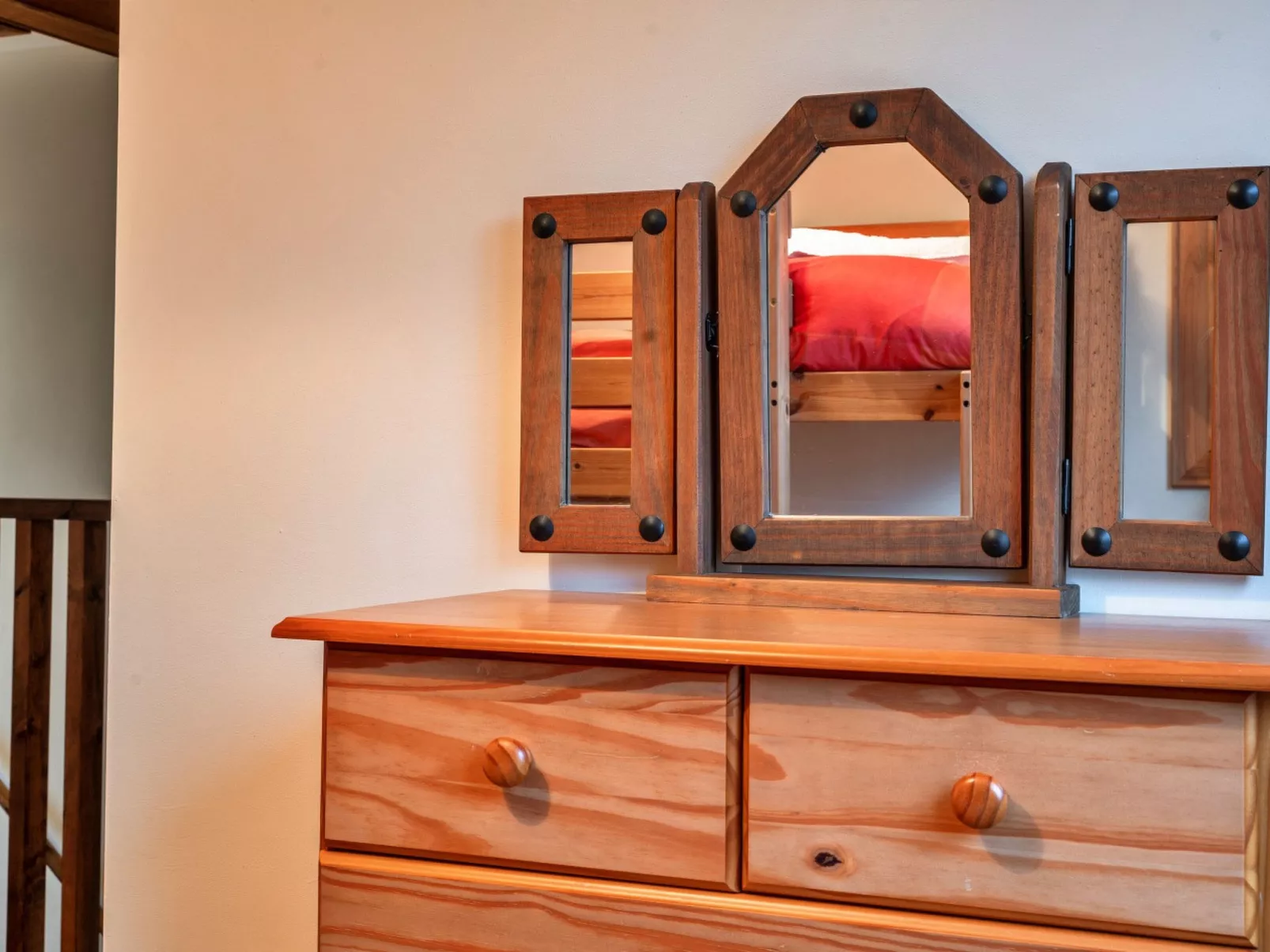 No.1 Gladys' Orchard-Drinnen