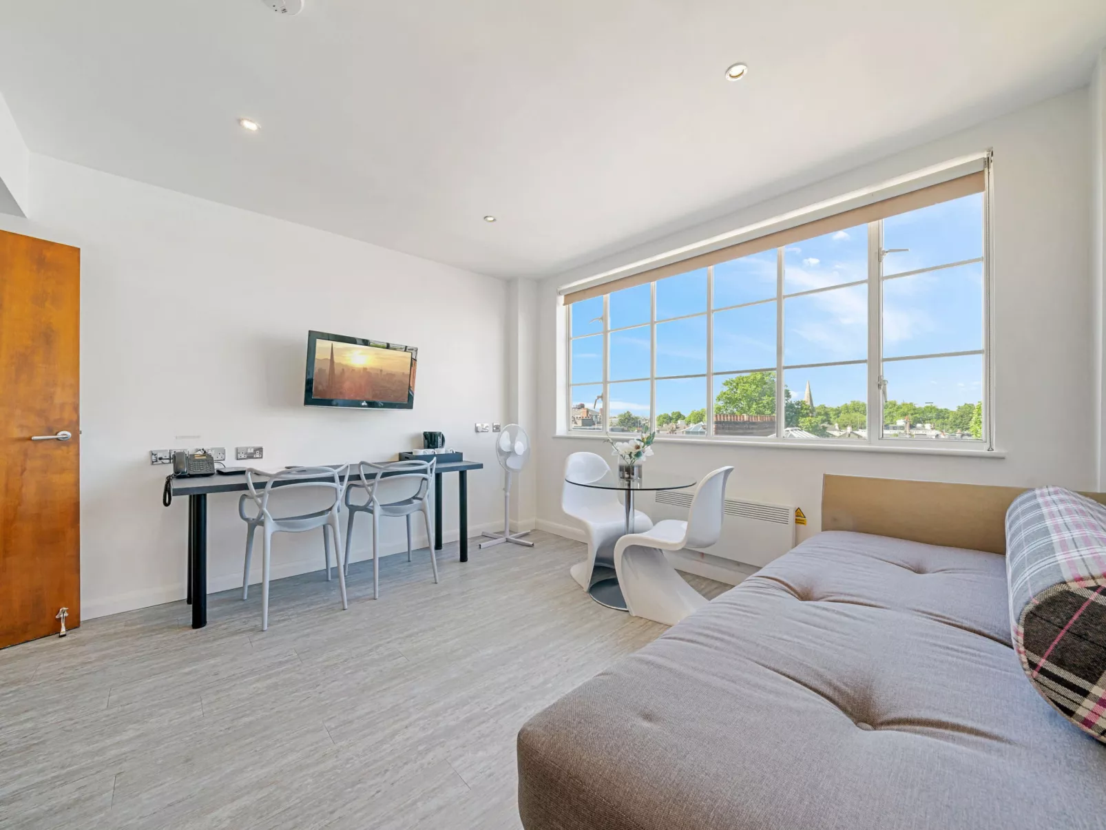 Roland House - Two Bedroom-Drinnen