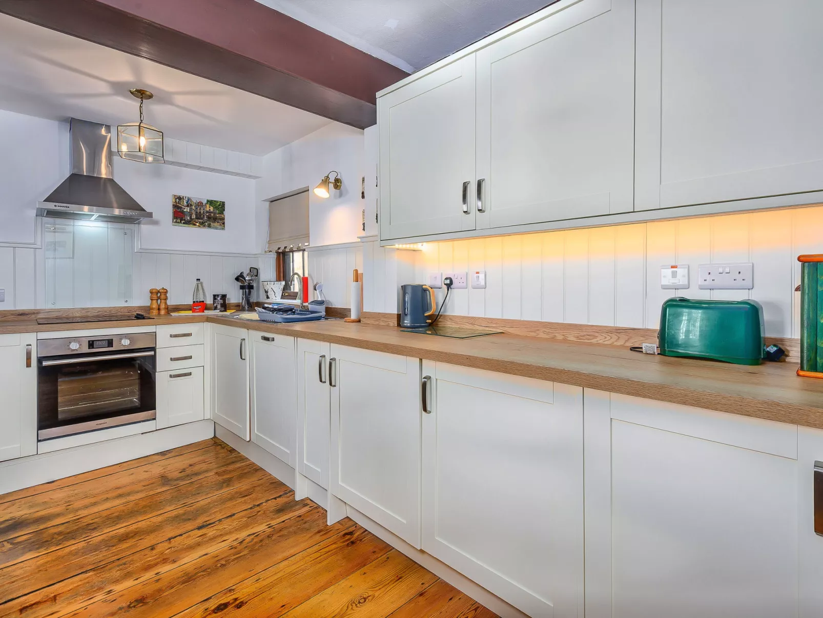 Ukulele Cottage-Drinnen