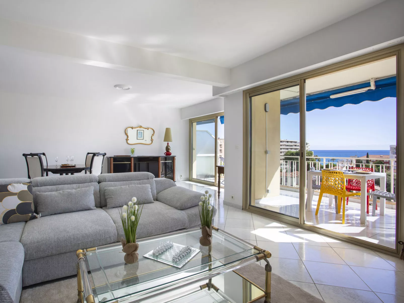 Azur Paradis-Drinnen