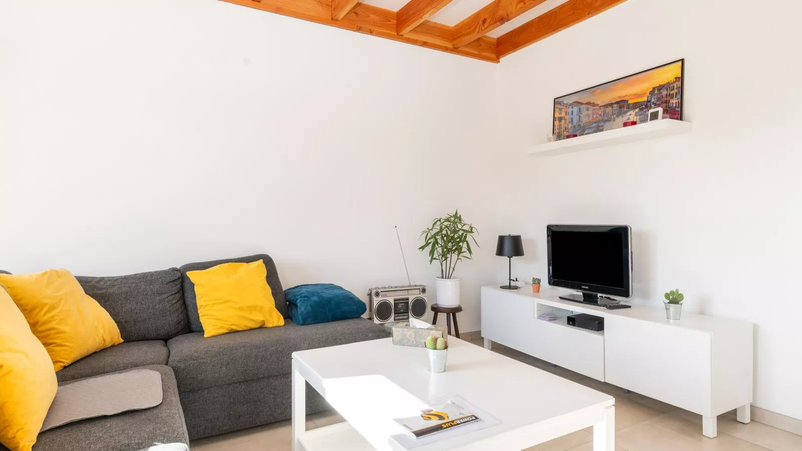 Westhinder I H81-Living room