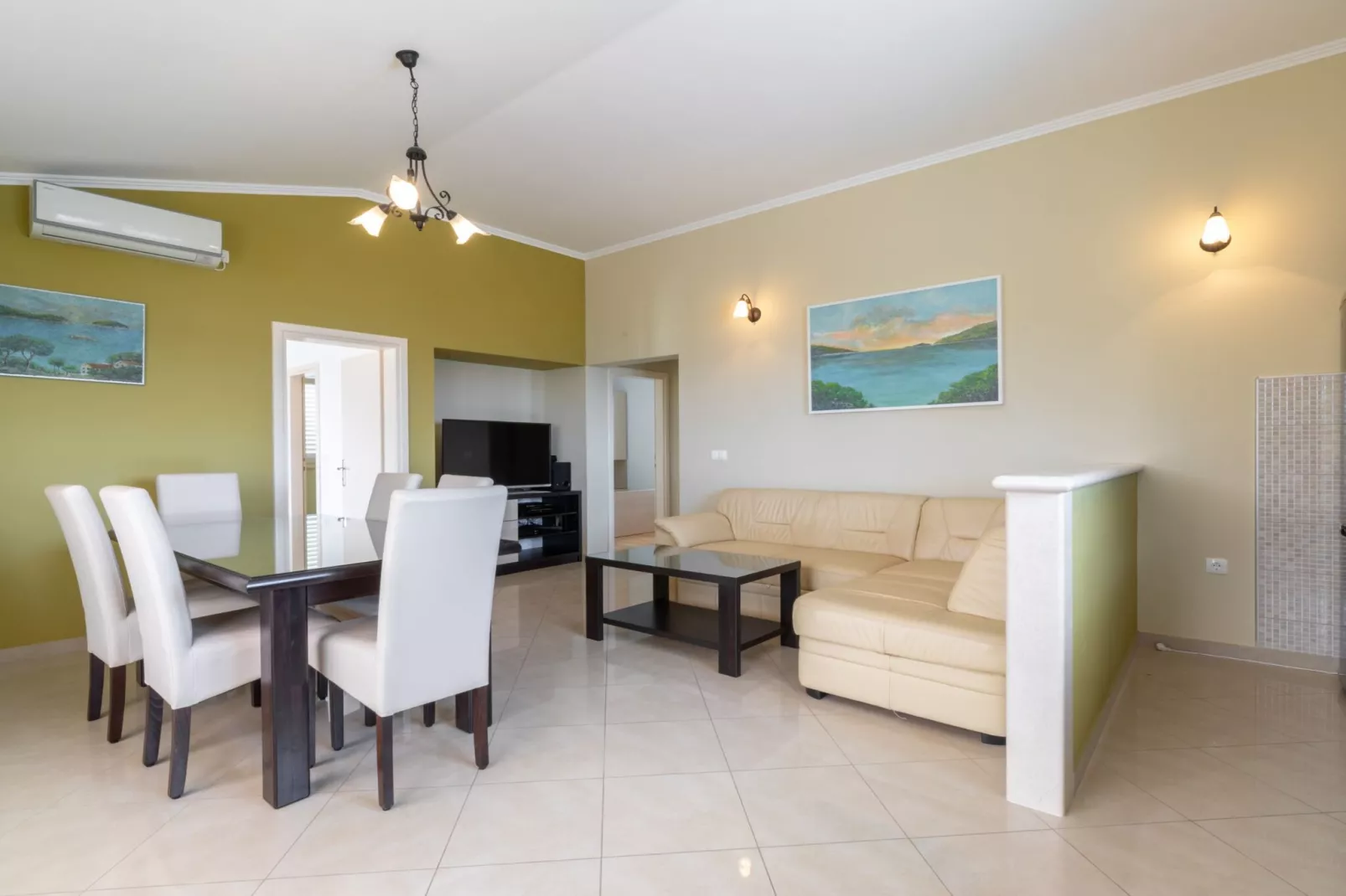 Modern Villa with Pool-Küche