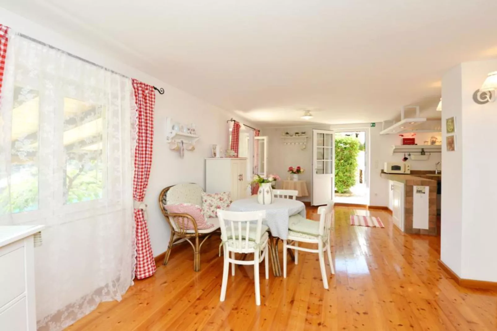 One-Bedroom Apartment (Lovor)-Kitchen