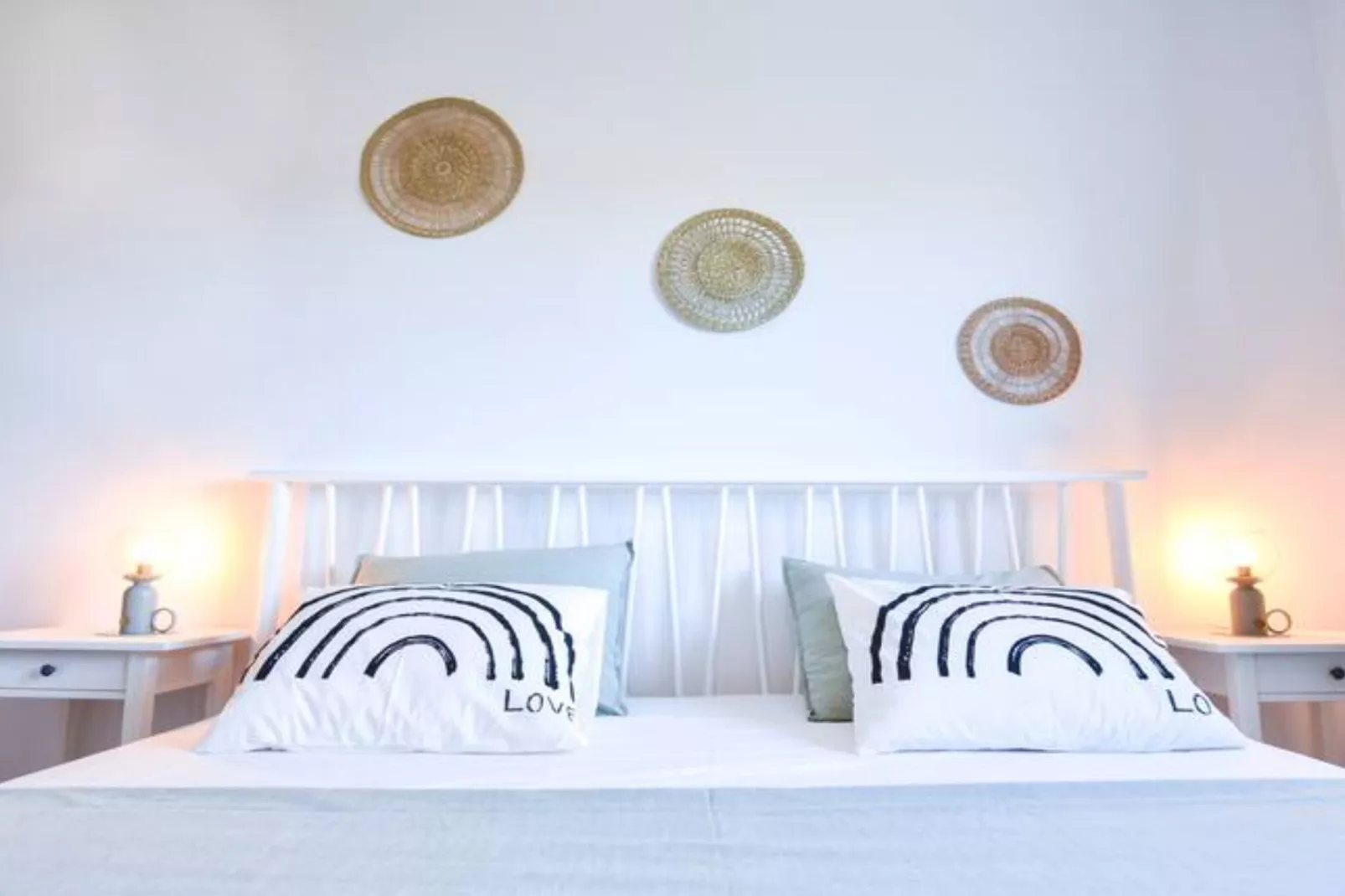 Villa With Pool-Schlafzimmer