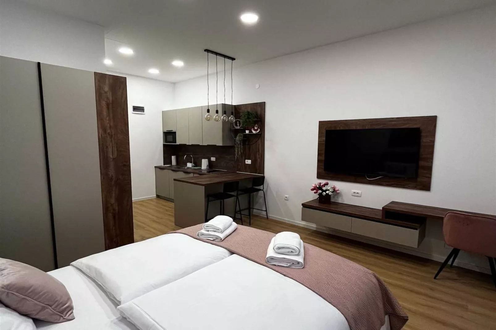 Zagreb Center Apartments - Downtown Apartment - Studio Apartment ( Studio 2)-Bedroom