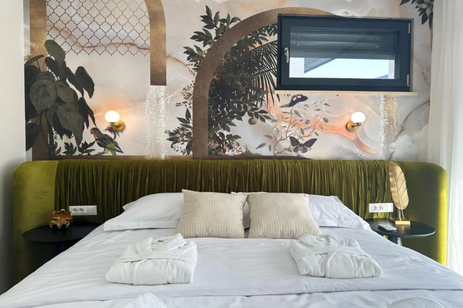 Leonarda Waterfront Residences- Three-Bedroom Penthouse with Infinity Pool (The Skyview Penthouse) - S4-Bedroom