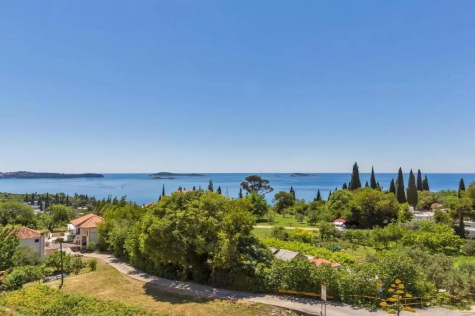 Double Or Twin Room With Terrace and  Sea View 10