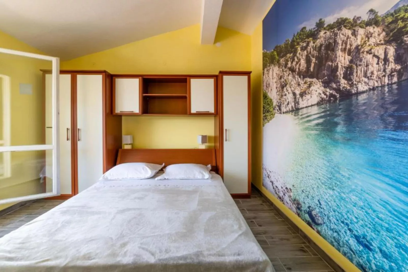 Apartments Ribarević - Three Bedroom Apartment With Terrace and Sea View-Schlafzimmer