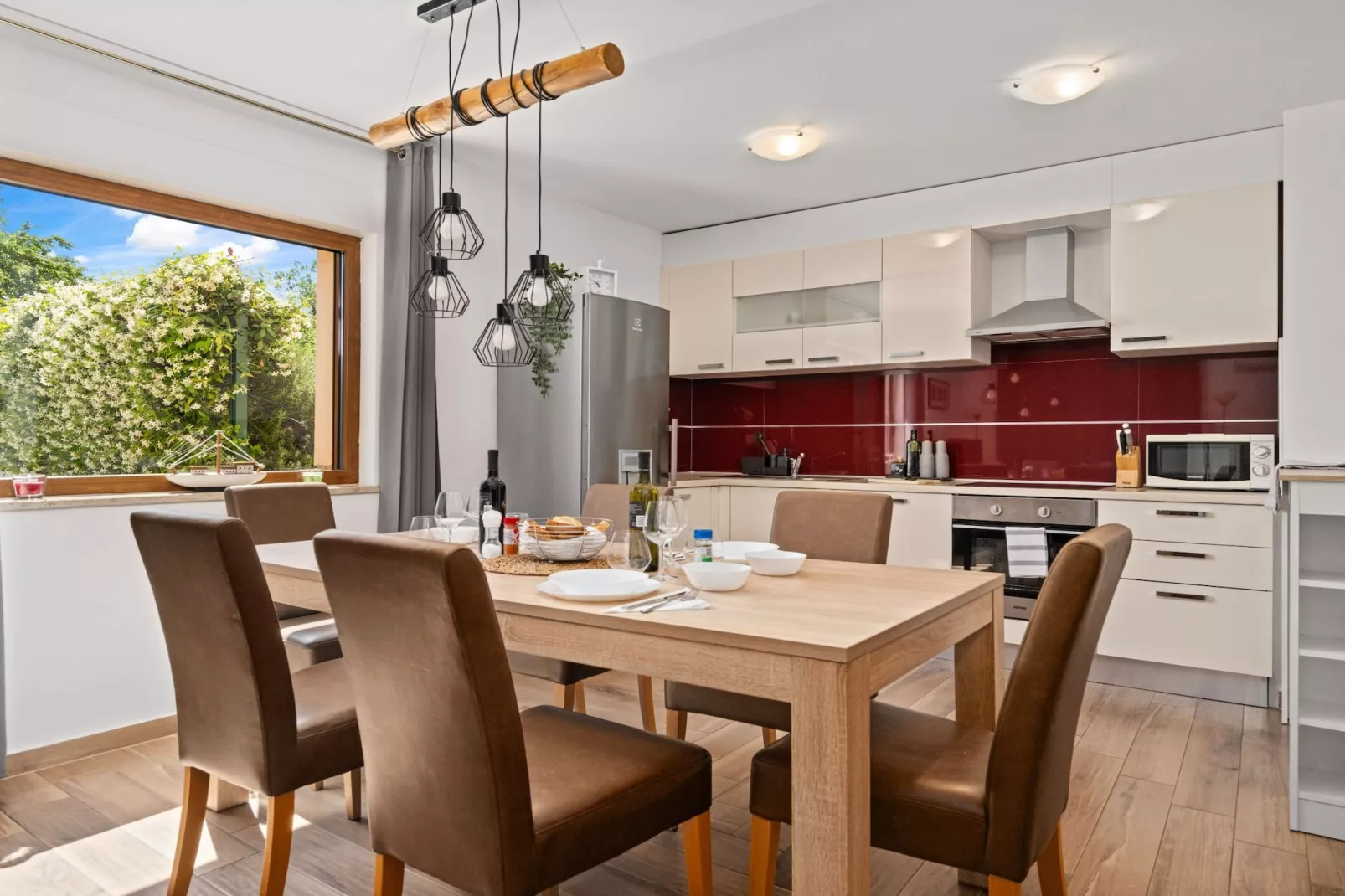 Holiday Home Mlačić - Three Bedroom Holiday Home with Pool-Salle à manger