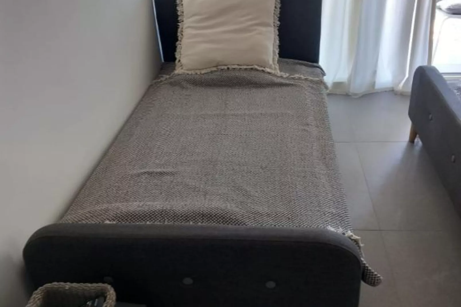 Modern Beachfront Apartments near Šibenik - Comfort Studio Apartment with Balcony and Sea View-Schlafzimmer