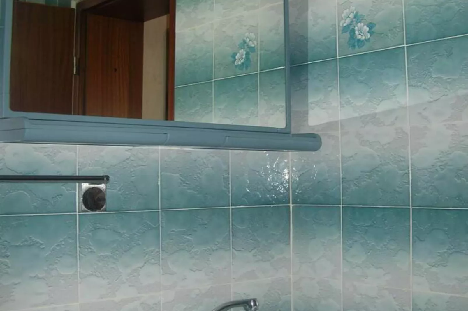 Apartment with Terrace and Sea View Brodarica - Two Bedroom Apartment with Sea View-Badezimmer