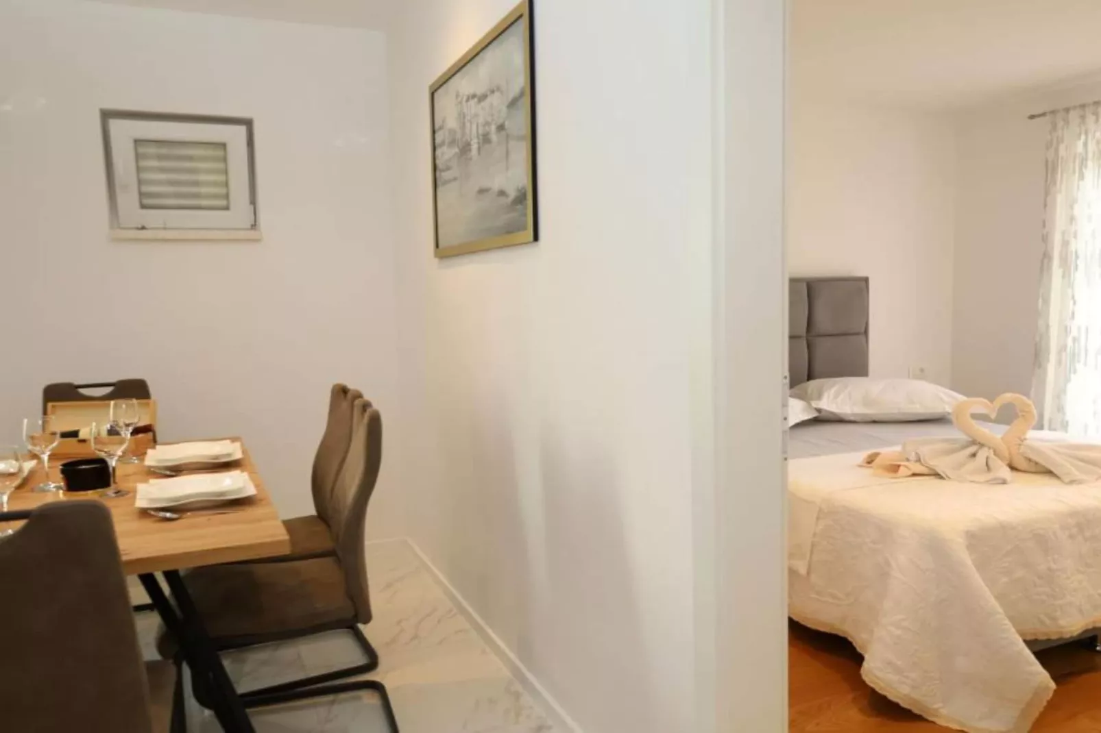 Dalmata D - Two Bedroom Apartment with Terrace-Dining room