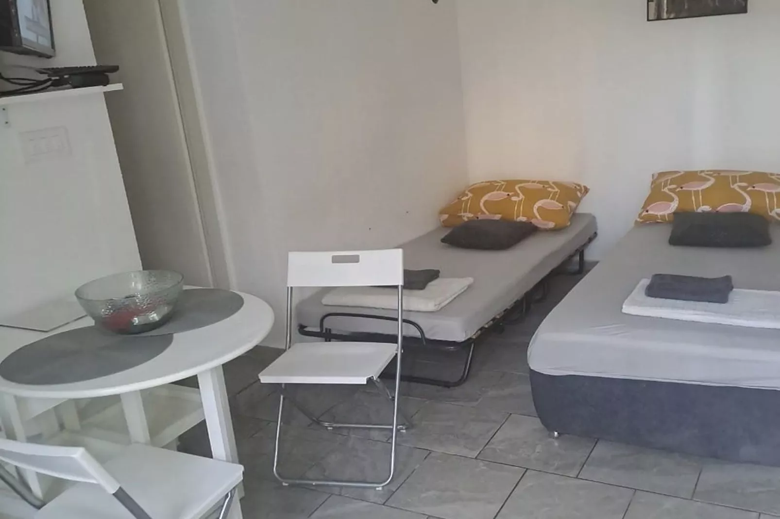 Apartments Boris Donji Karin - One Bedroom Apartment (Classic Apartment)-Schlafzimmer