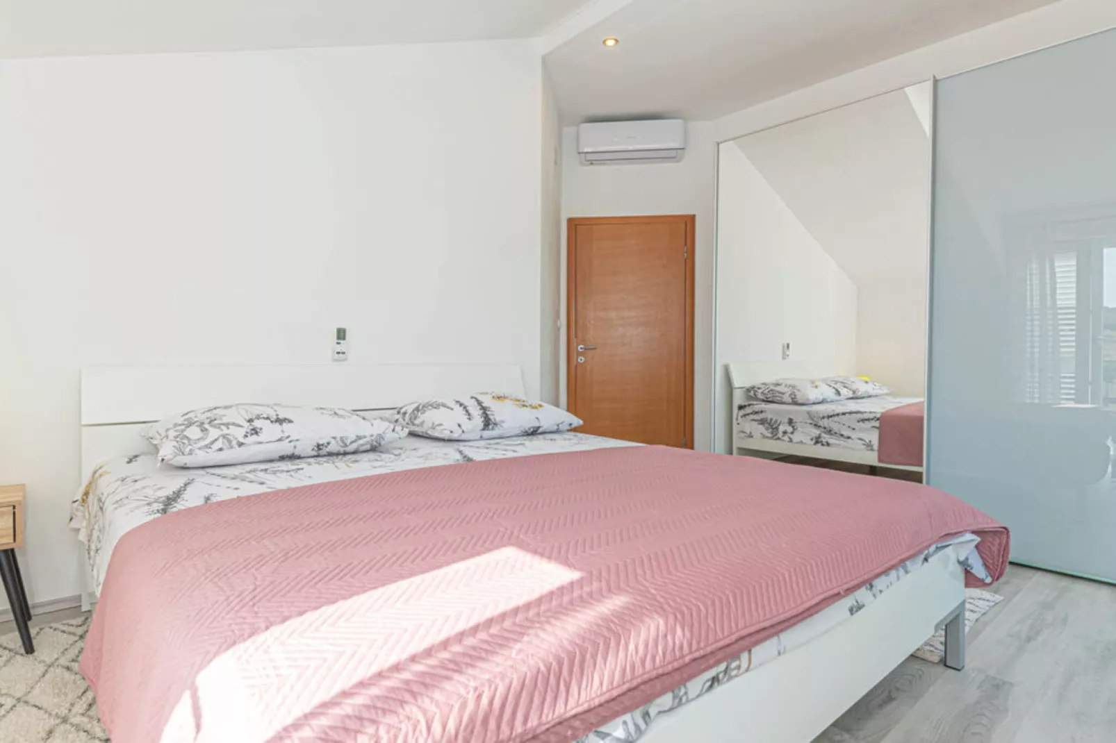 Villa Maria with Outdoor Pool - Five Bedroom Villa with Outdoor Pool-Bedroom