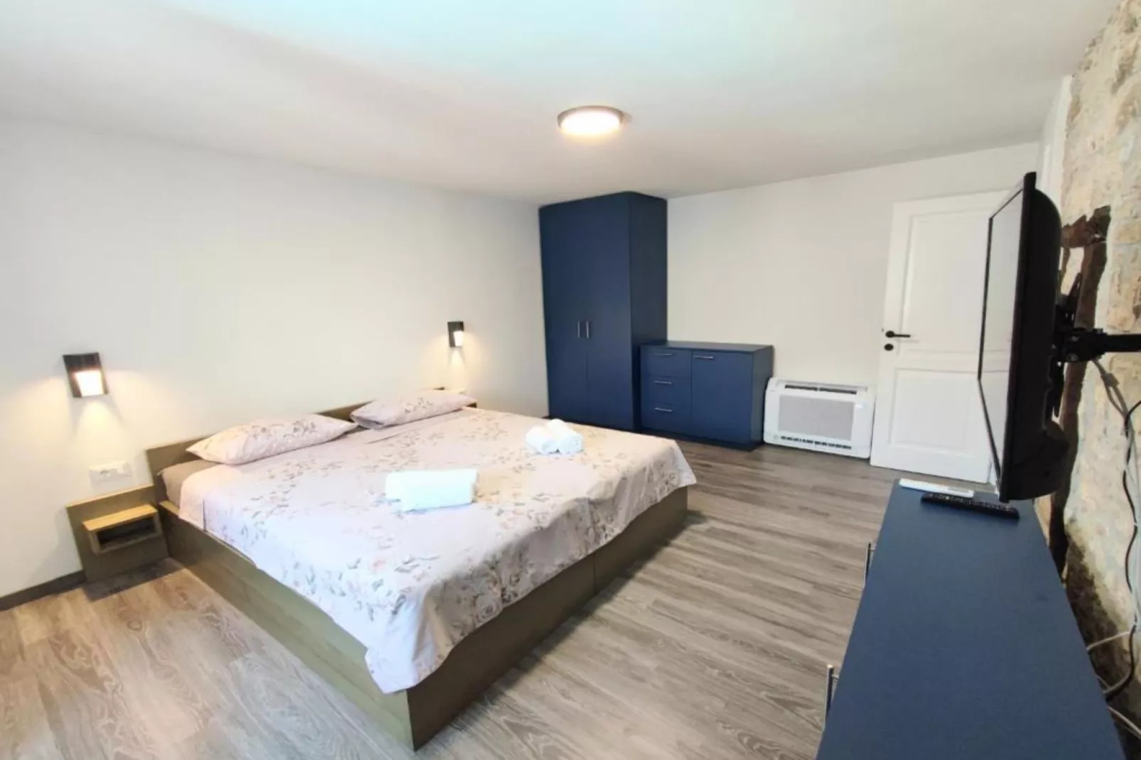 Villa Galant with Pool & Sauna Maružini-Chambre