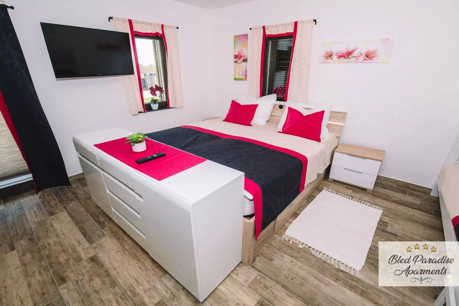 Bled Prestigious and Stylish Apartments - Classic Studio Apartment  with Terrace (owner 1)-Bedroom