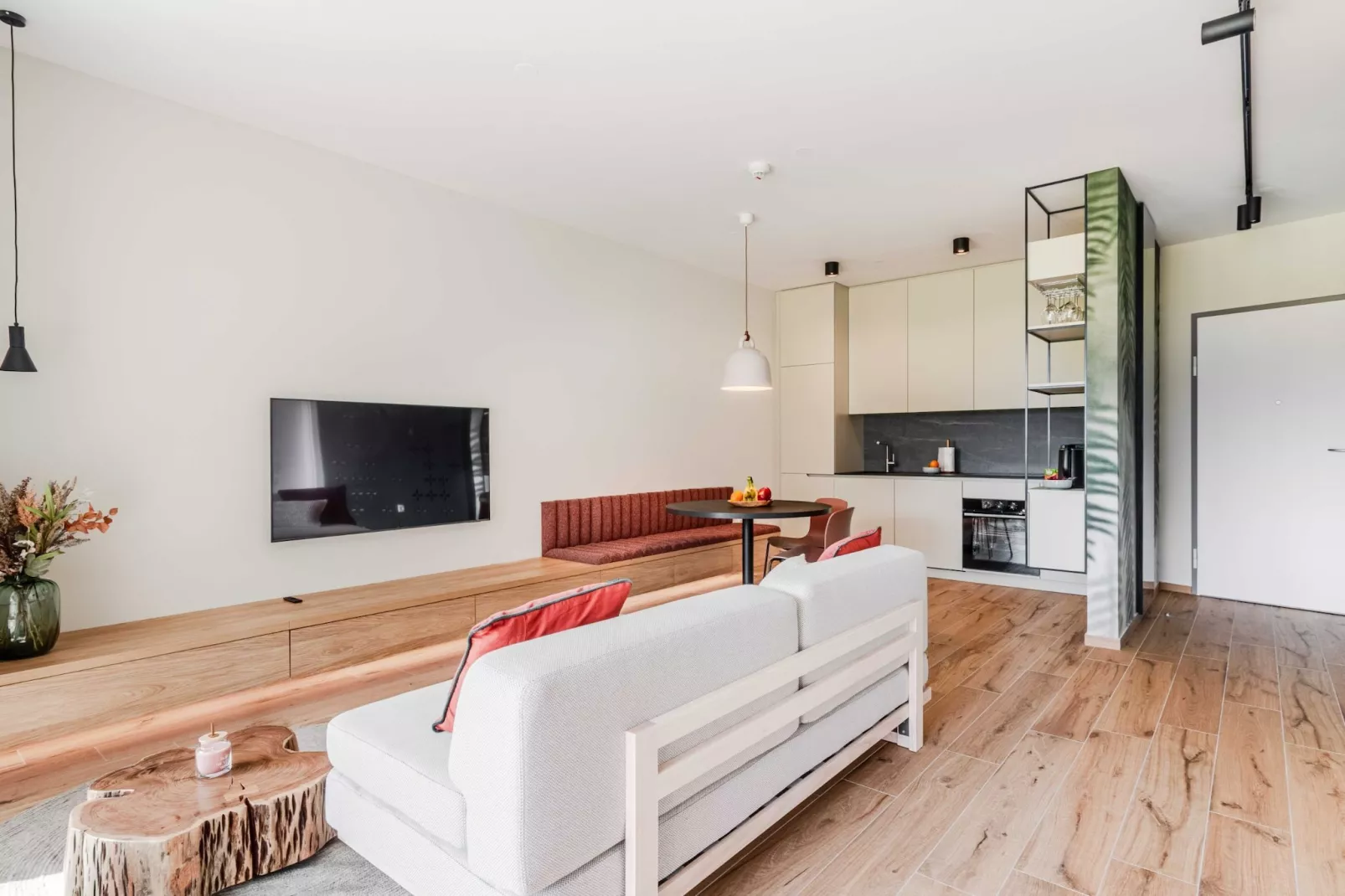 Bovec Chic Apartment with Sauna - One Bedroom Apartment with Balcony-Wohnzimmer