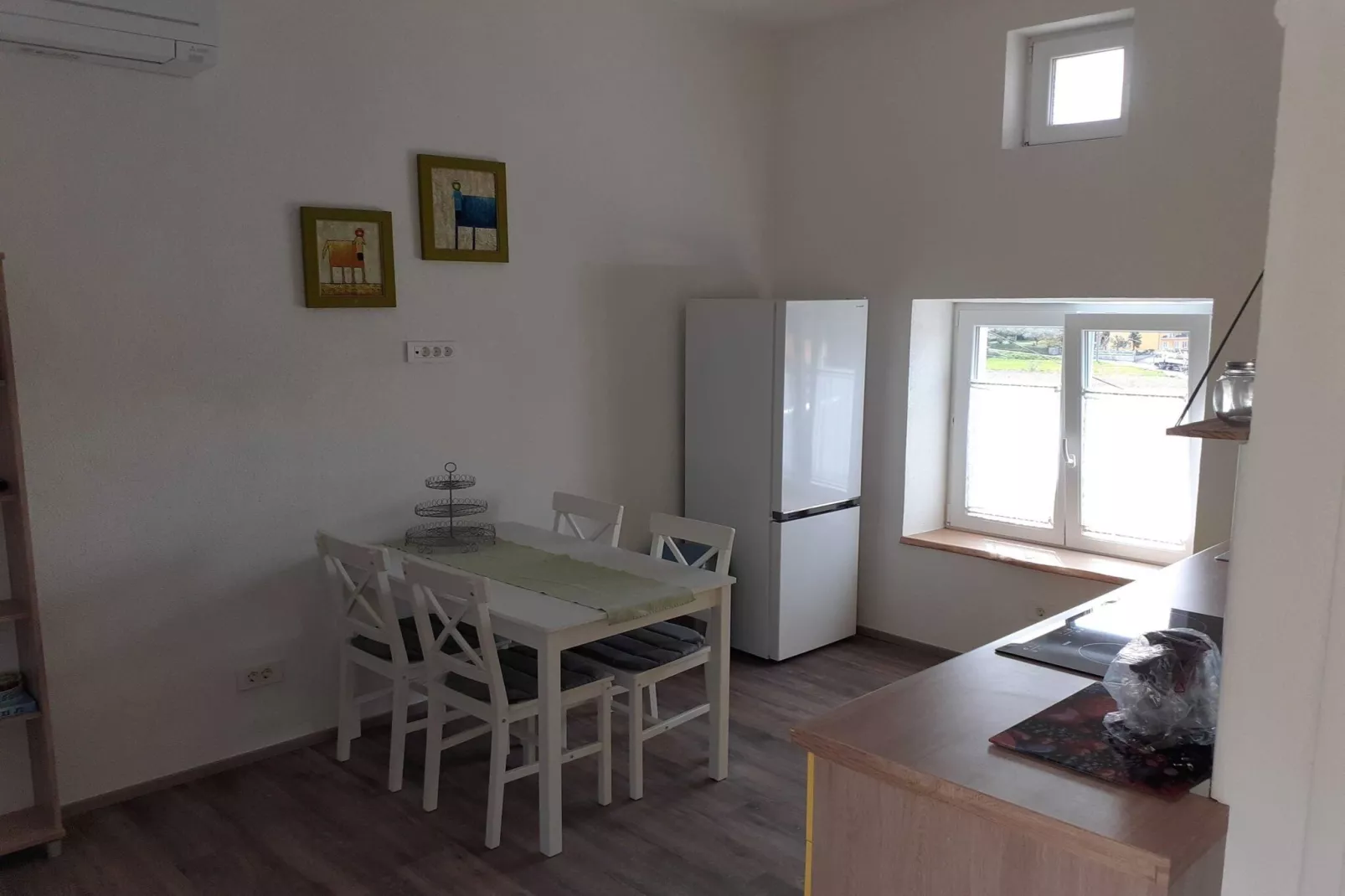 Secluded Authentic Apartment with Terrace - Studio Apartment with Terrace-Küche