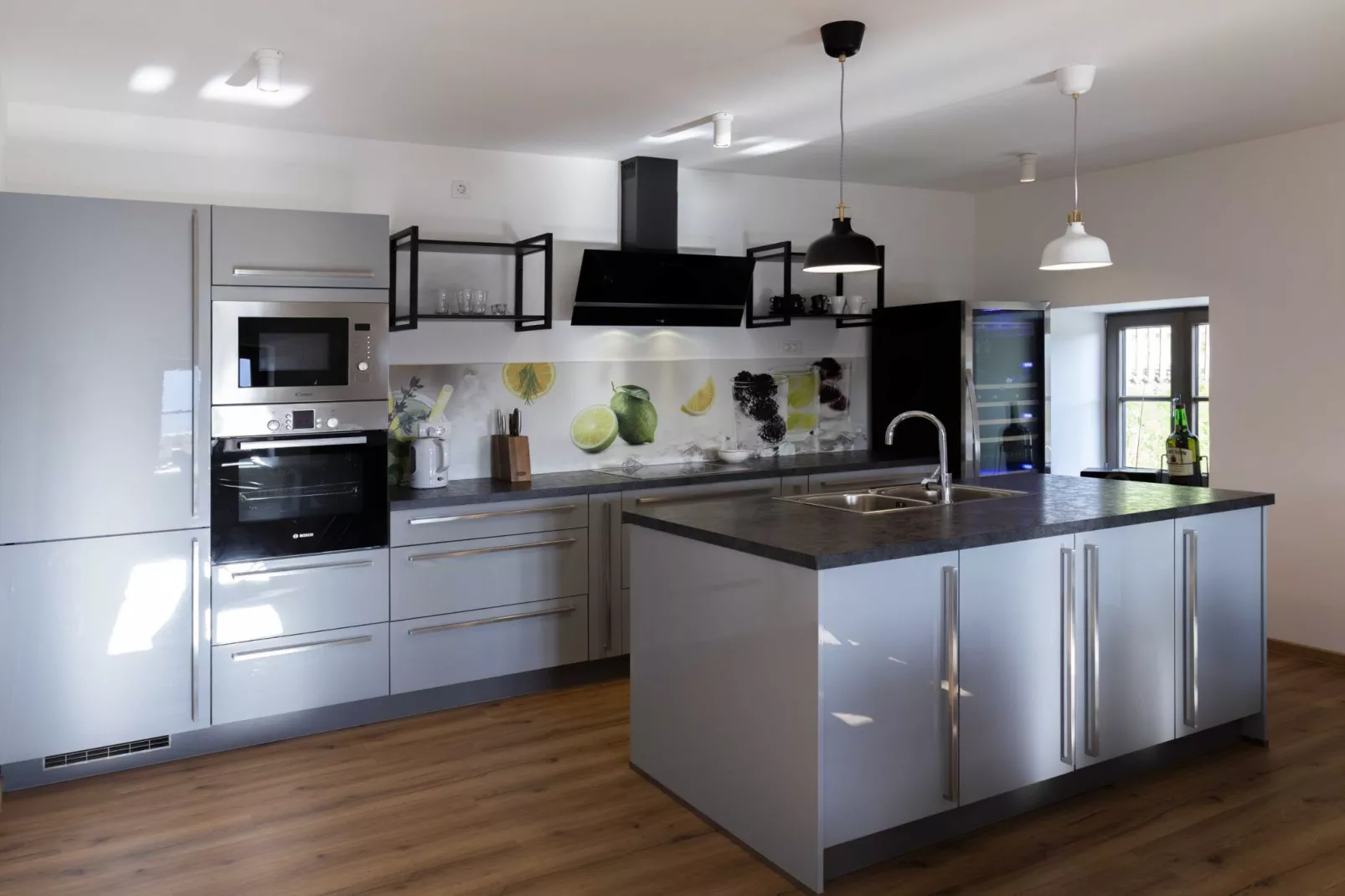 Mountain View Villa with Sauna and Hot-Tub - Three Bedroom Villa with Sauna and Hot-Tub-Küche