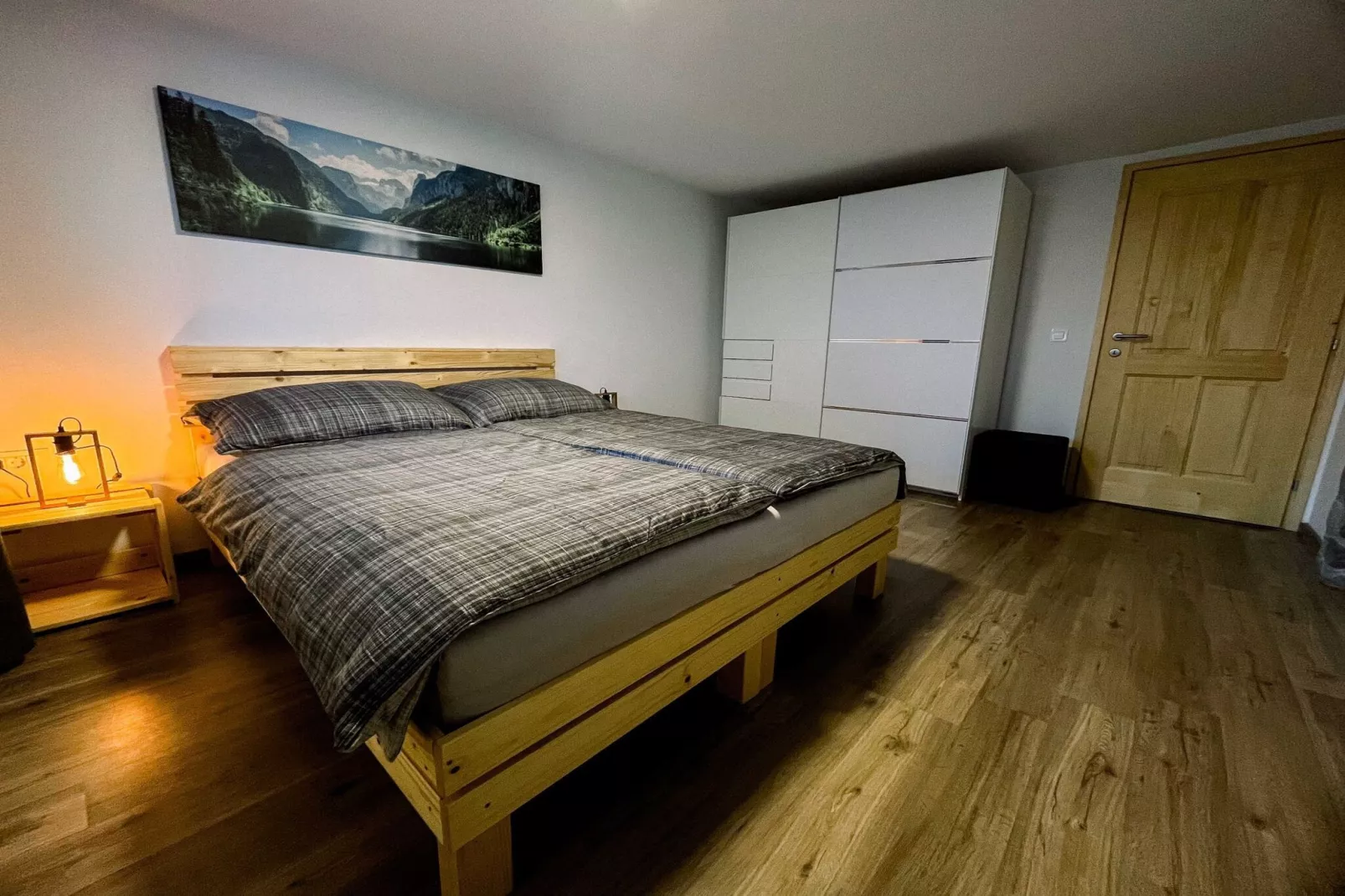 Modern and Peaceful Apartment with Terrace - Two Bedroom Apartment with Terrace-Schlafzimmer