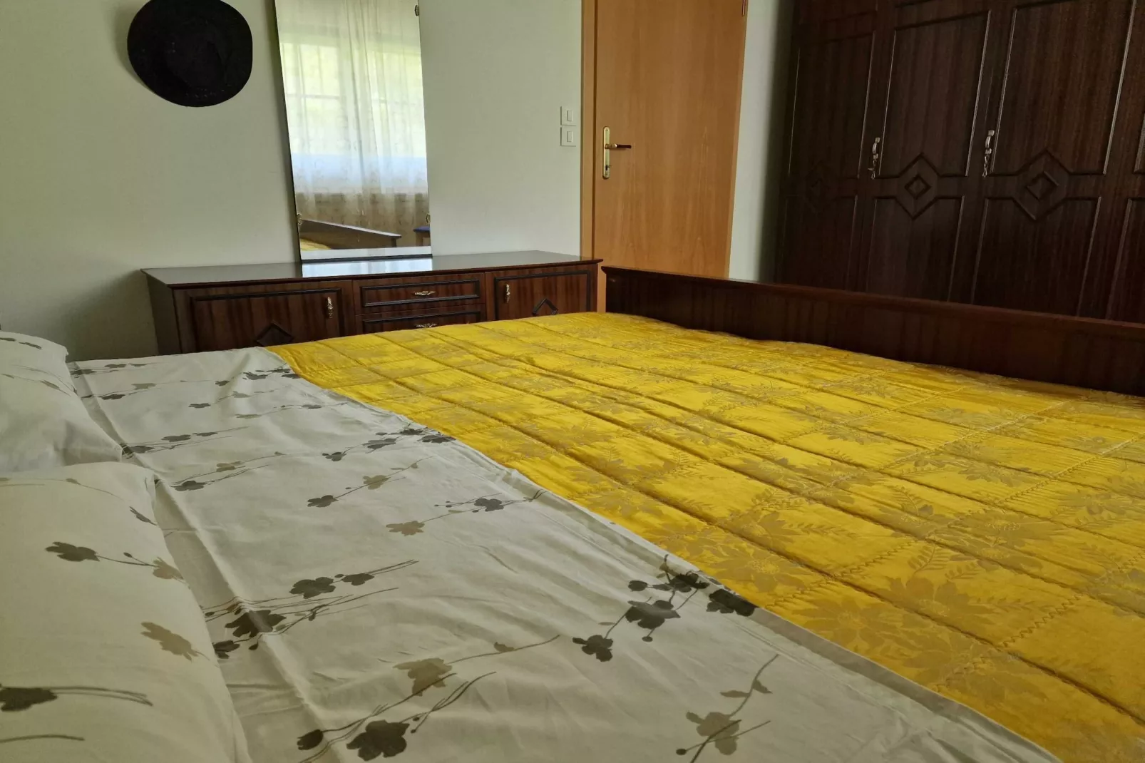 Bovec Comfortable Apartment with Mountain View - One Bedroom Apartment with Mountain View-Schlafzimmer