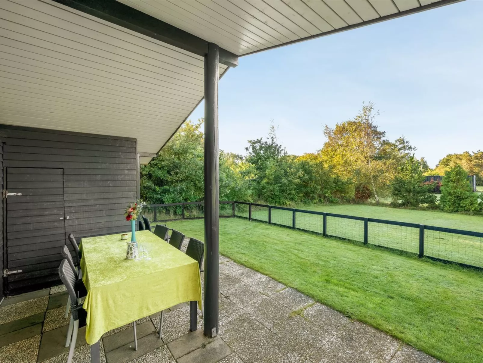 "Sjarlotte" - 400m to the fjord-Outside