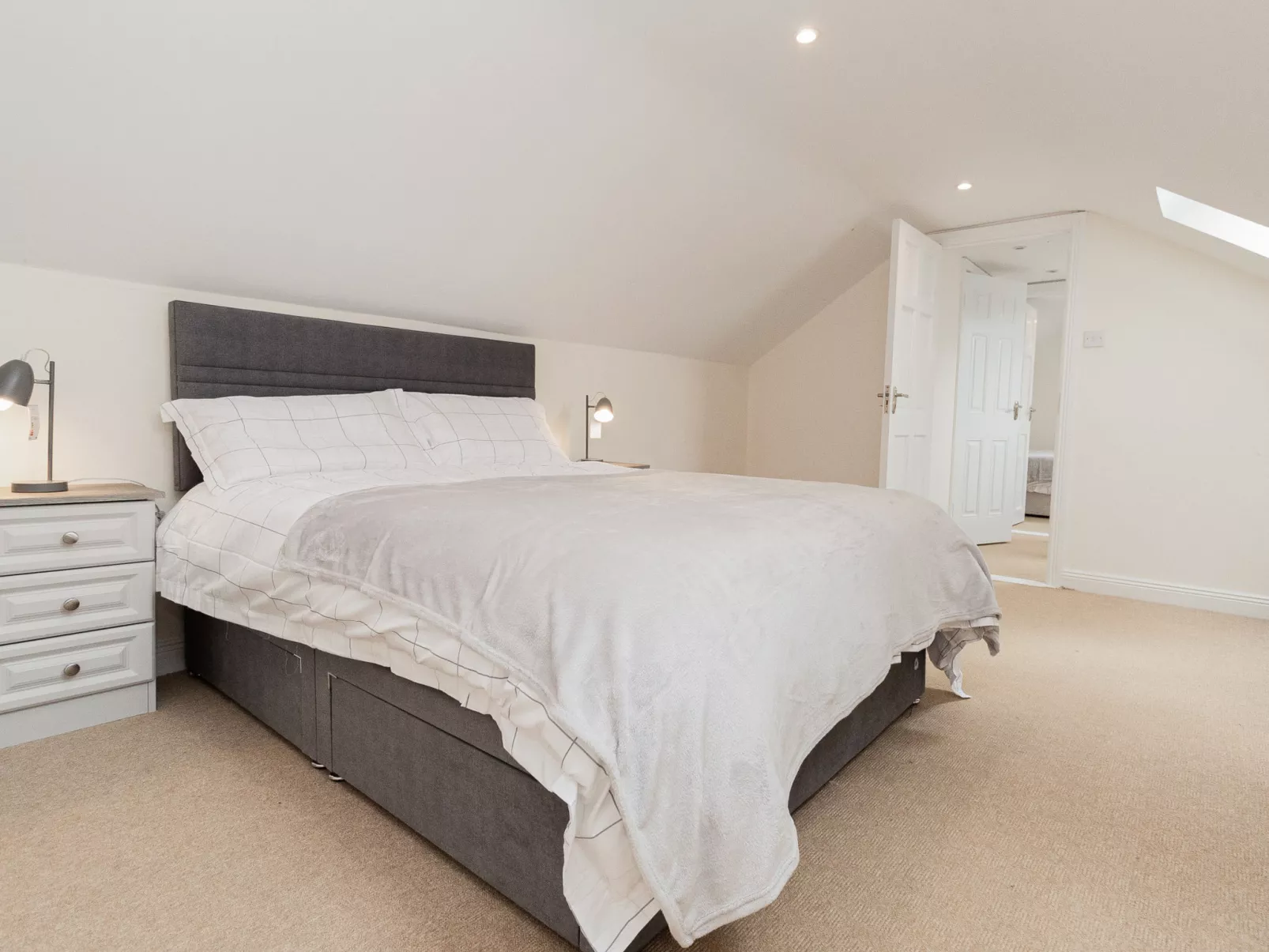 Brittas Bay Holiday Park No.18-Inside